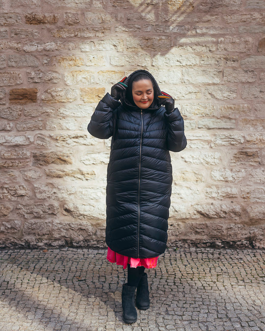 Säde lätt dunjacka plus size kolsvart