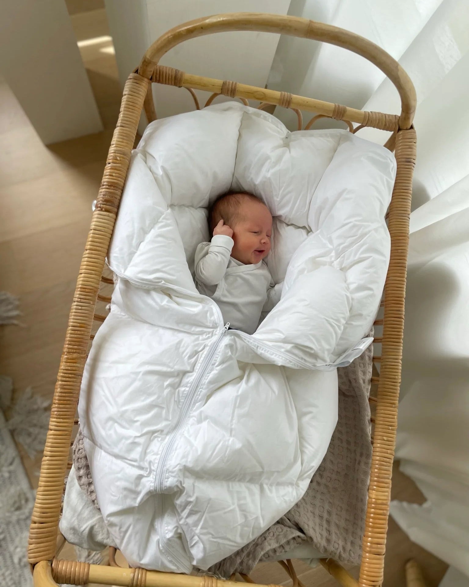 Baby åkpåse dun - Joutsen Sweden -