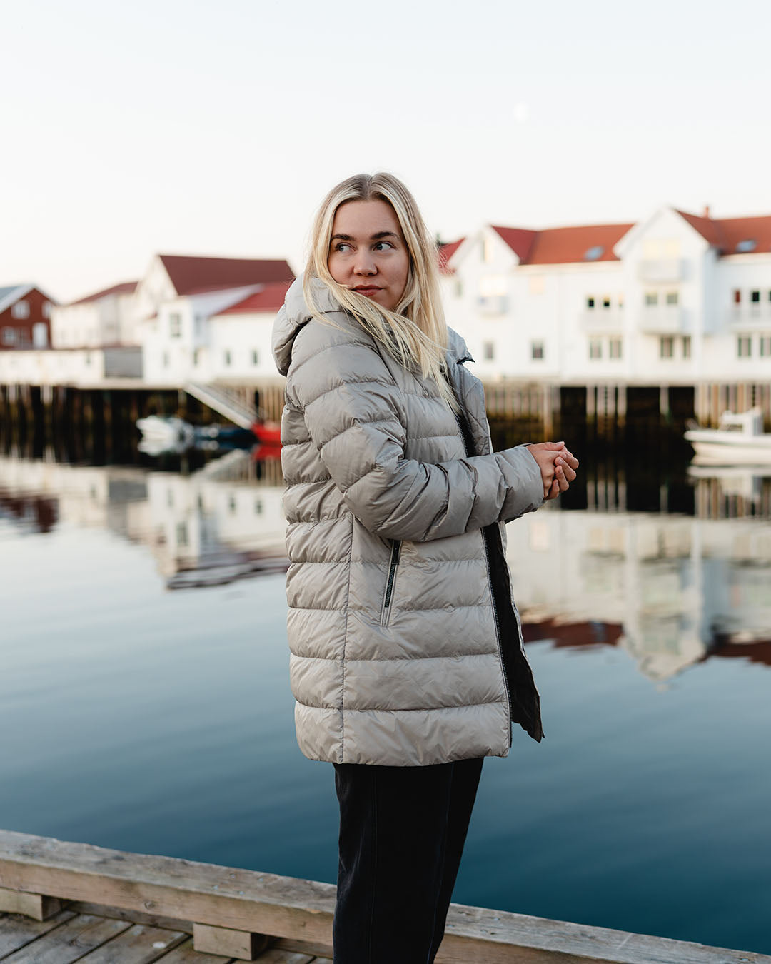 Ruut lätt dunjacka champagne